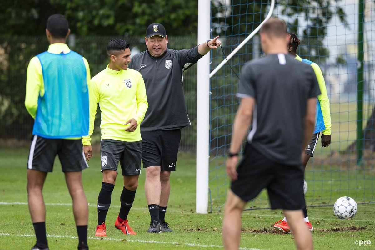 Laatste training zit erop! 

Over 1,5 uur nemen we het op tegen <a href="/PogonSzczecin/">Pogoń Szczecin</a> 

▶️ De livestream volgt straks

#Vitesse