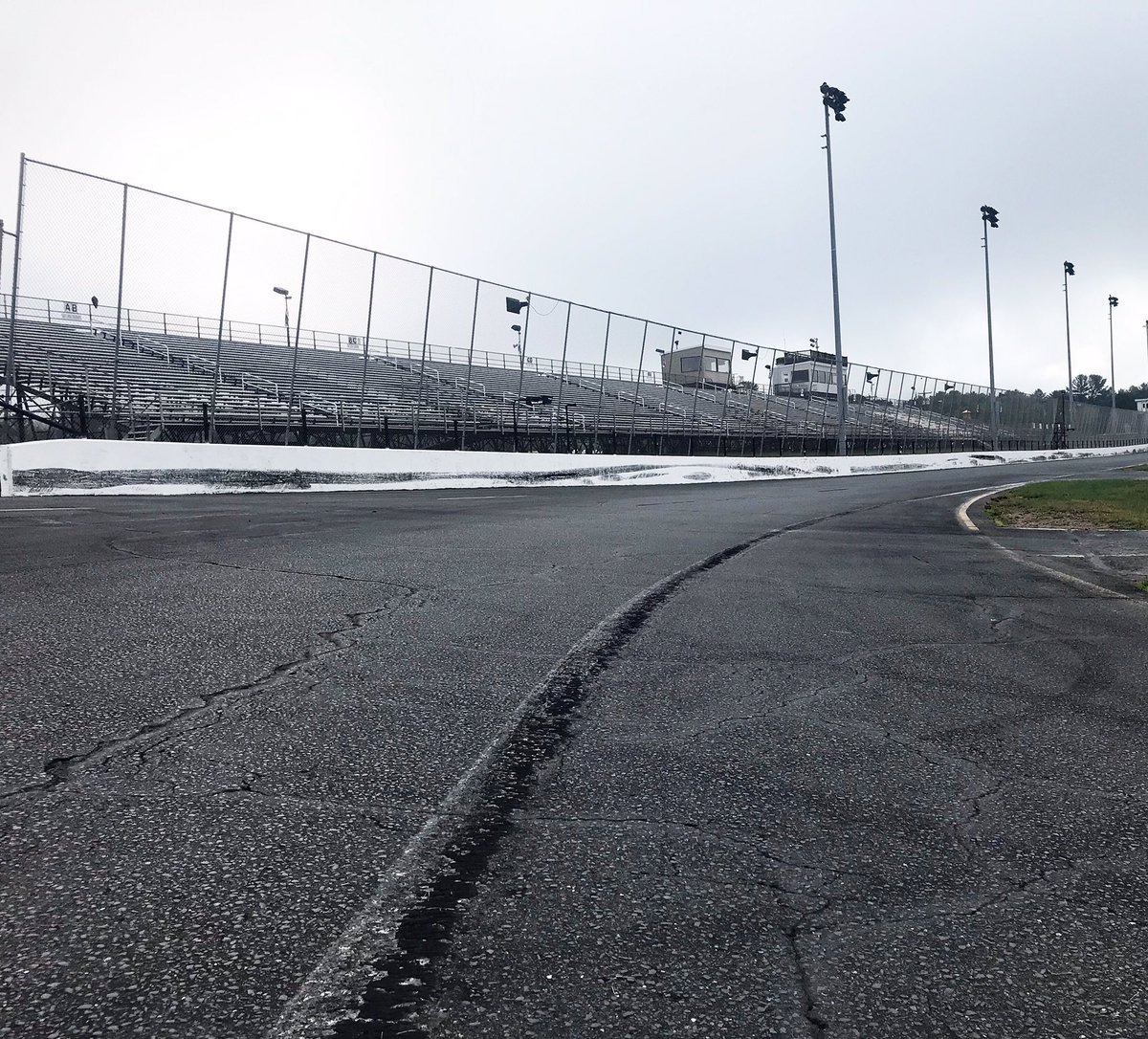 StaffordSpeedwy's tweet photo. Race day🥁
Bud Light Open 80 tonight 🍻
Racing starts at 7:00pm ⏰
#StaffordSpeedway #BudLightOpen #Mods #MyTrackMyRoots https://t.co/g8OD17MhbZ