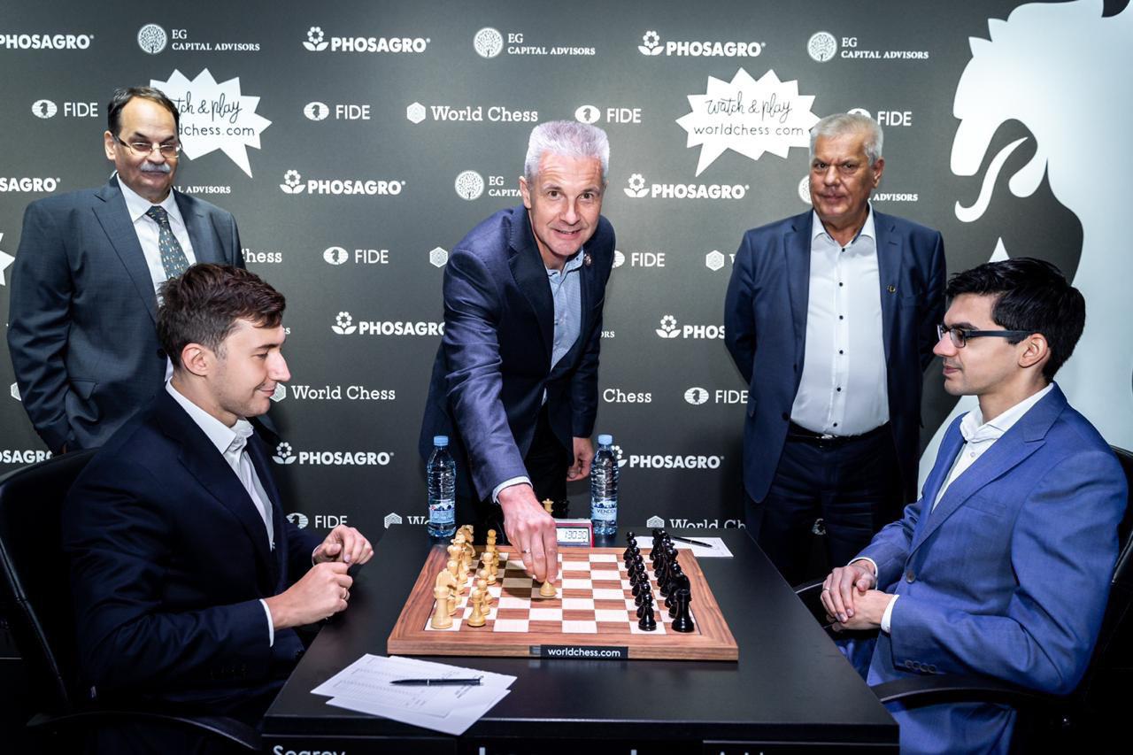 World Chess on X: 🔥🔥🔥 Minister of Defense of Latvia is making the first  move for THE Minister of Defense. #FIDEGRandPrix Follow the games live at    / X