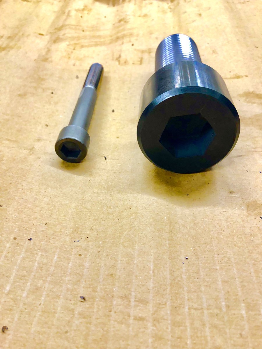 dysoncorp's tweet photo. #FastenerFriday #ForgingFriday fun fact of the day: DYSON has the ability to #HotForge as small as 1/4” and as large as 20” Diameter parts. We do the big stuff and the small. Take a look at these 2 Sockethead CapScrews. Same length, little difference in the diameter huh? https://t.co/8AYwT2nGbd