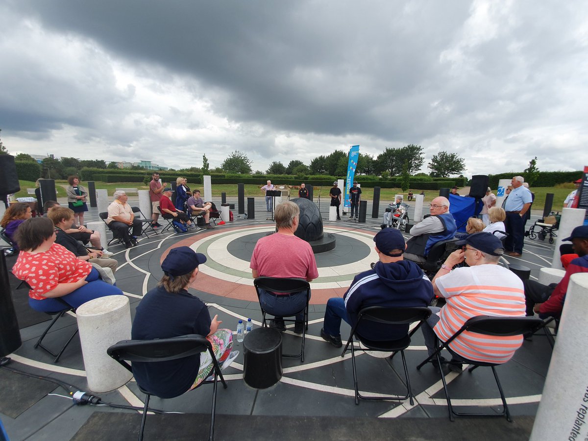 Thank you <a href="/Dad_MK/">MK DAD</a> for inviting me to the <a href="/TheRoseMK/">Milton Keynes Rose Trust</a> for Disability Awareness Day, and a massive round of applause for the performers and memory- sharers