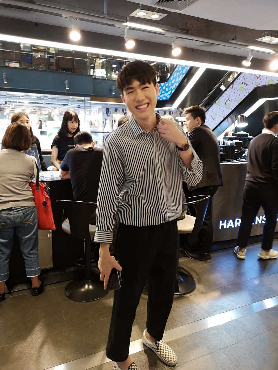 lordmennn's tweet photo. @minthitipat @Minthtps_Family น้องมาแล้วน้าาา ชั้น M siam center https://t.co/Kf3CIqn7PC