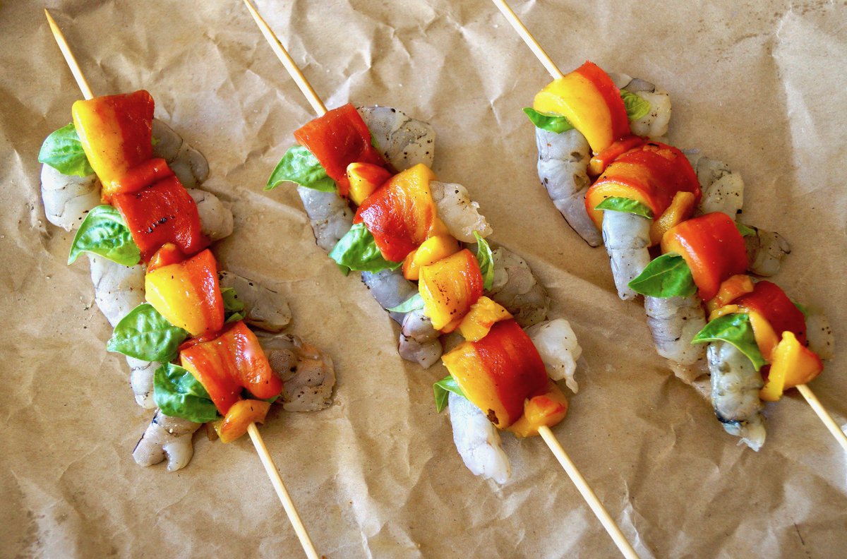 These pretty grilled kebabs are light and healthy and cook in only about 4 minutes! The Enjoyas are roasted first, so they have a delicate smoky flavor, which pairs perfectly with the subtly sweet shrimp and fresh basil. 
bit.ly/2l4ZDsf