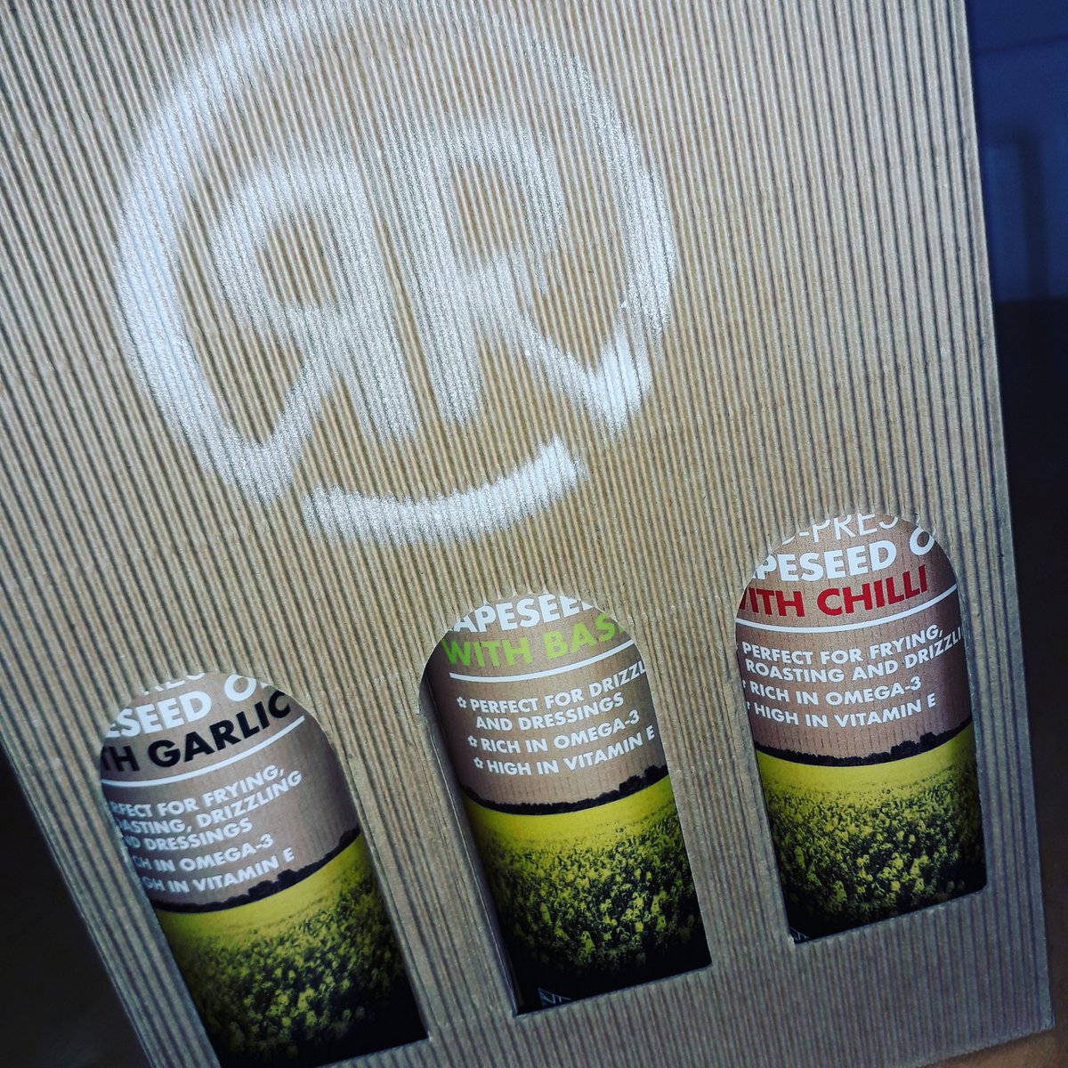 risburyrapeseed's tweet photo. This foodie gift pack is going out today! #rapeseedoil #localgift #Herefordshire #shoplocal #flavourhit https://t.co/m2LqFwCB42