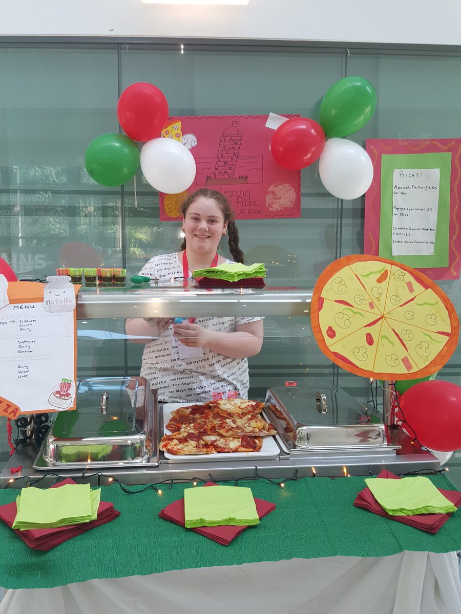 WEducap's tweet photo. Hospitality rocks! #Dragonsden @willowshigh @firstcampus @WillowsMrNorman https://t.co/L79uO2L6SQ