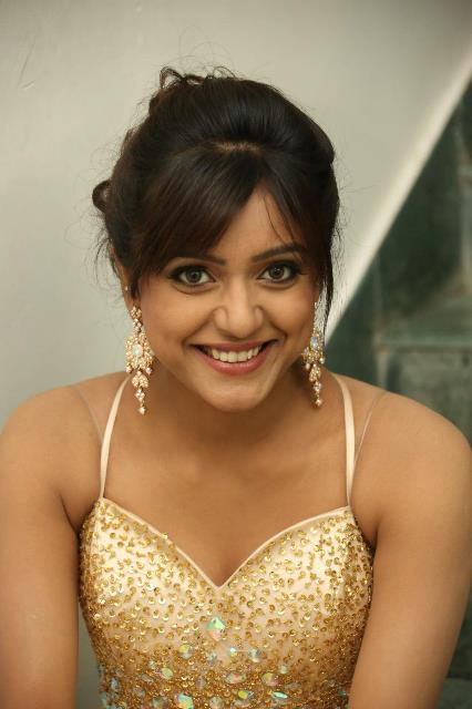 vithika sheru hot pics