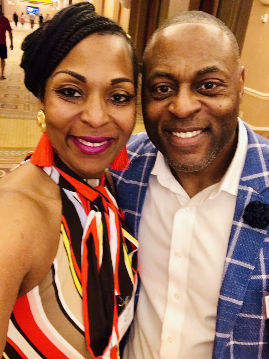 kimberlysuber's tweet photo. Always great to see @RJMotivates #innovativeschoolssummit @AccuTrainK12 https://t.co/5Y0A1z4Rz5