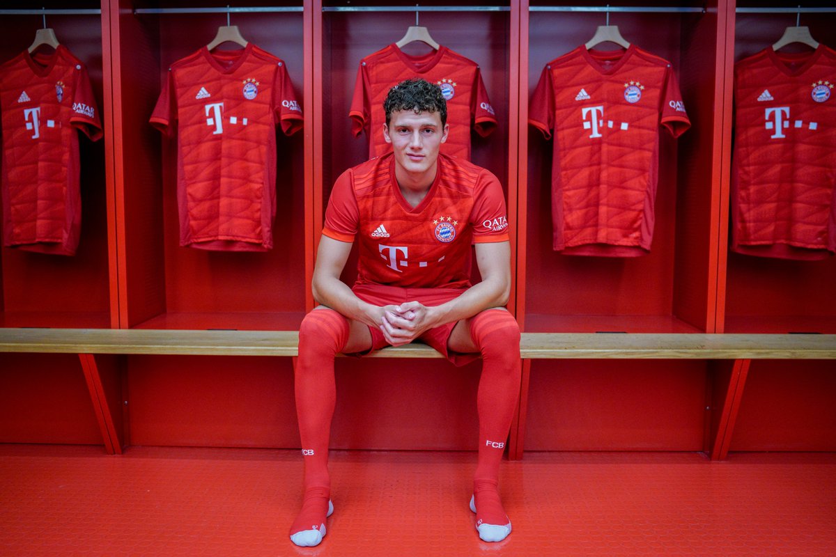 FCBayern's tweet photo. #ServusBenjamin 👋🔴

@BenPavard28 #FCBayern https://t.co/SuOTbTcArL