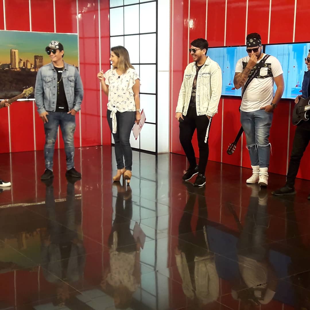 LevantatBolivia's tweet photo. PONE RITMO  A LA MAÑANA EN  LEVANTATE BOLIVIA 
" DEMBOW "
ESTRENA SU NUEVO TEMA " TU JUGUETE" 
#levantatebolivia 
@LevantatBolivia https://t.co/5WdGq5BWRd