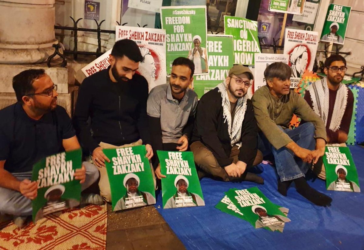 PressTV's tweet photo. Protesters gather outside #Nigeria’s Embassy in #London to demand the immediate release and access to treatment for Sheikh #Zakzaky.

#IslamicMovement #FreeZakzaky @ihrc #FreeZakzakyForTreatment https://t.co/NznJXvZrP9