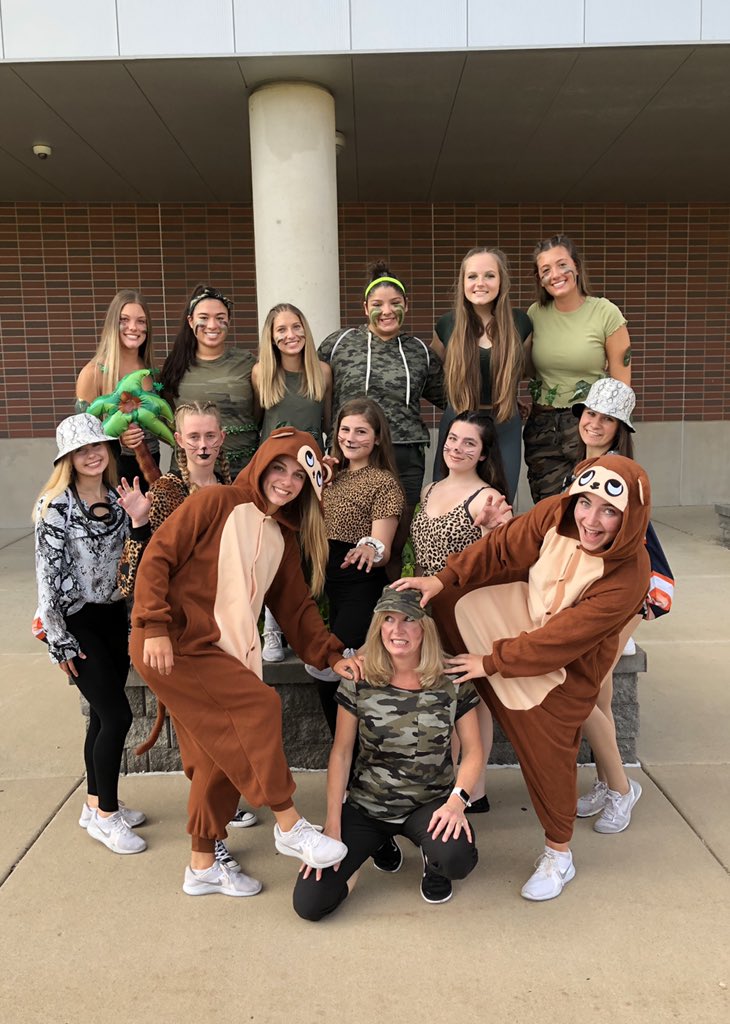 BghsPoms's tweet photo. Team bonding and making memories at UDA camp!@BG_Bison https://t.co/a4UAQQiK3T