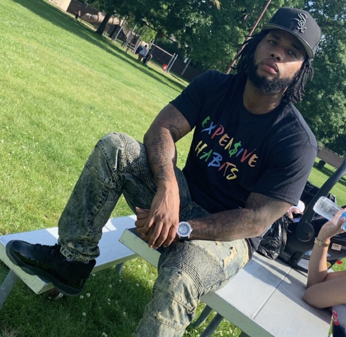 QuietMoneyNATE's tweet photo. Follow Expen$iveHabitsApparel_
on IG 🤝
#GetWellDAVE 🖖🏾💯 https://t.co/IHXvwv0z73