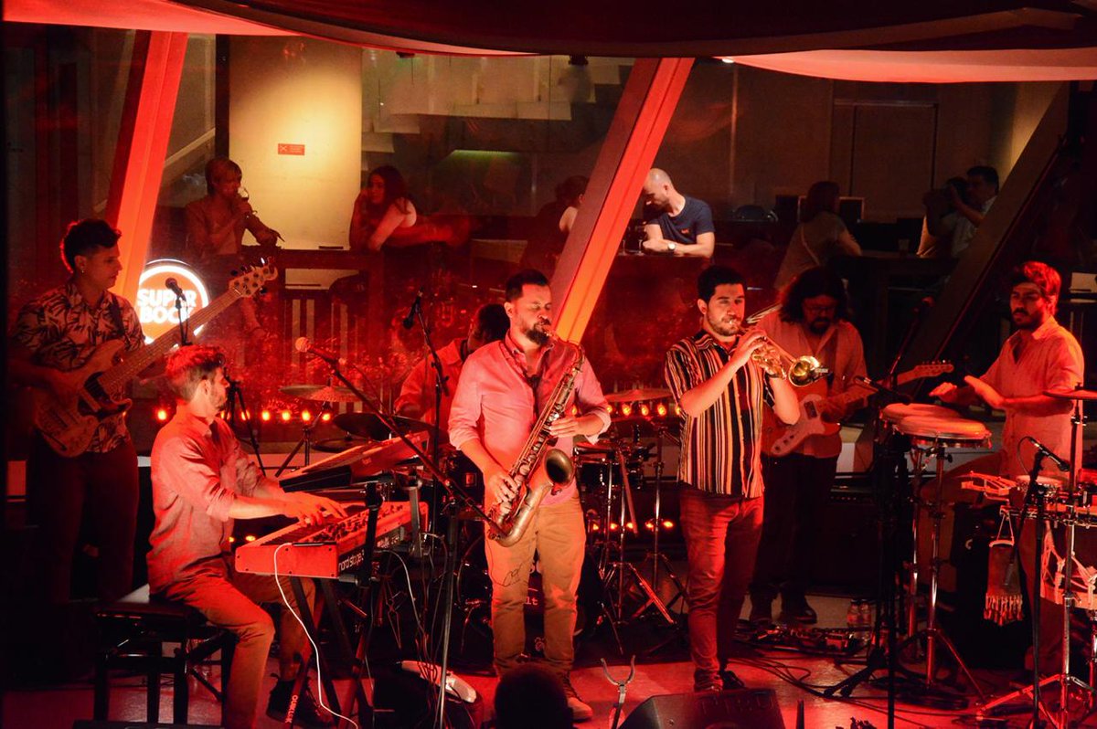 CNTDOTS's tweet photo. Ontem Silibrinamos muito! Silibrina 🎷 no Festival ICULT na Casa da Música ♥️ JpSottomayor 📸 #silibrina #musicabrasileira #mpb  #jazz #concertos #festivais  #icult #icult2019 #festivalicult #casadamusica #porto #portugal #brasil #promotingculturalexchanges #CNTDOTS @CNTDOTS https://t.co/cl83T6meNQ