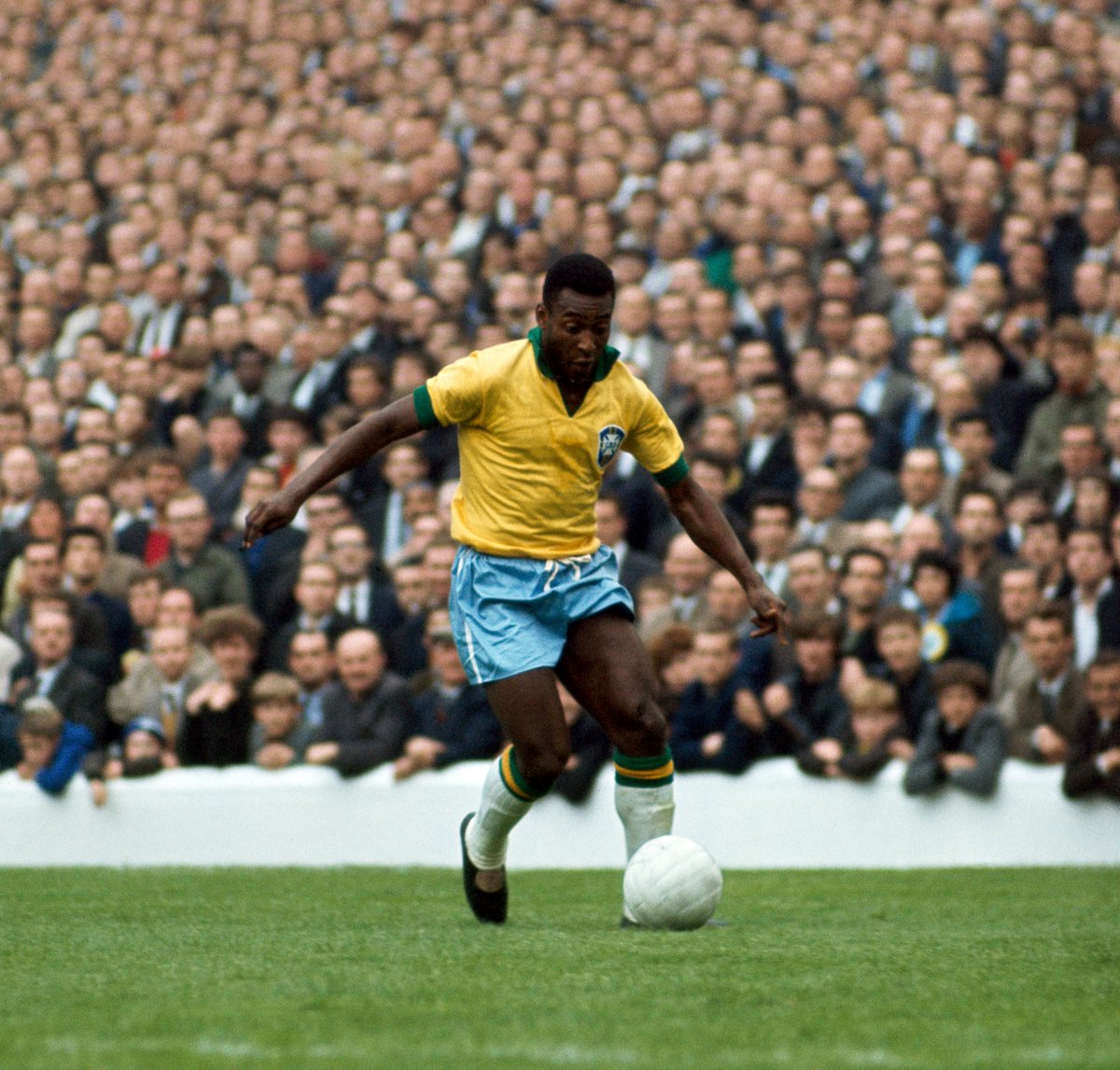 #OnThisDay in 1966, @Pele graced Goodison - and scored - as @CBF_Futebol fa...