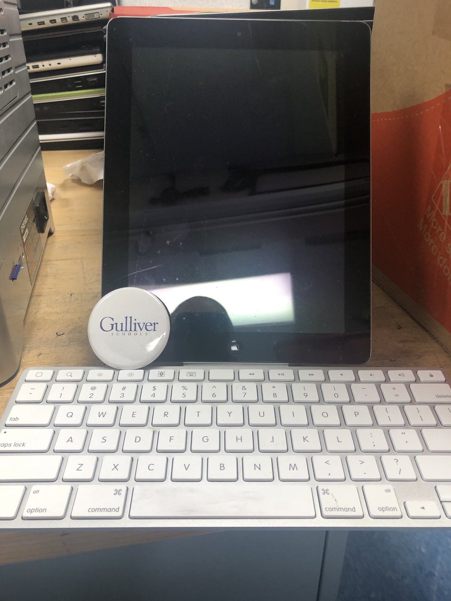 deanmorell's tweet image. The #GPCompSci Ss from @GulliverSchools are proud to form a partnership with @miamiseniorhigh’s R-Tech initiative and #CSTAMiami in an effort to promote #STEM to underserved areas of Miami-Dade using hardware via #OperationRecycleRefurbish #gslearning #CSForAll