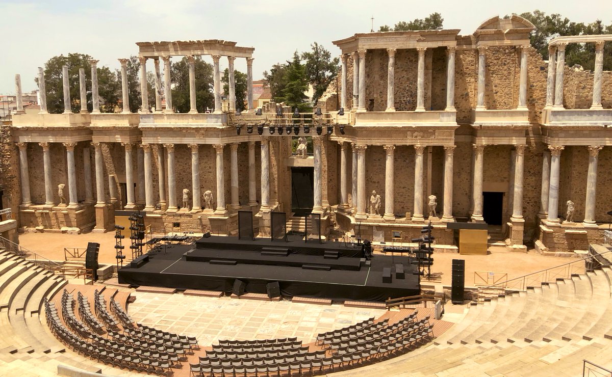 SylvieLoeffler's tweet photo. 😮😀👍 #theatroromano #meridaspain @Festival_Merida - wünsche der #TL ein schönes Wochenende 🙋‍♀️ https://t.co/IUe7cpTGXR