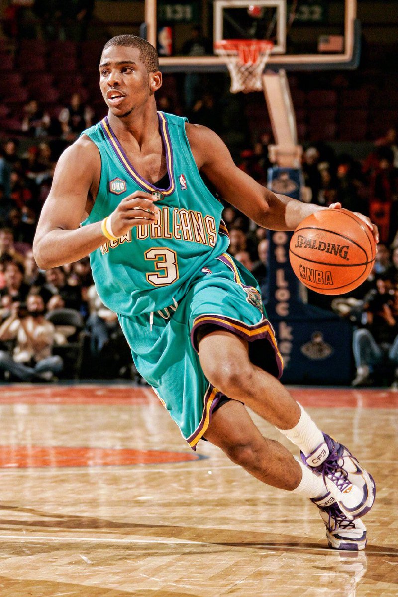 JerryZhong2000's tweet photo. @CP3 9yrs，from middle school to college，Always love you ，CP3 https://t.co/nSQvuYvZfI