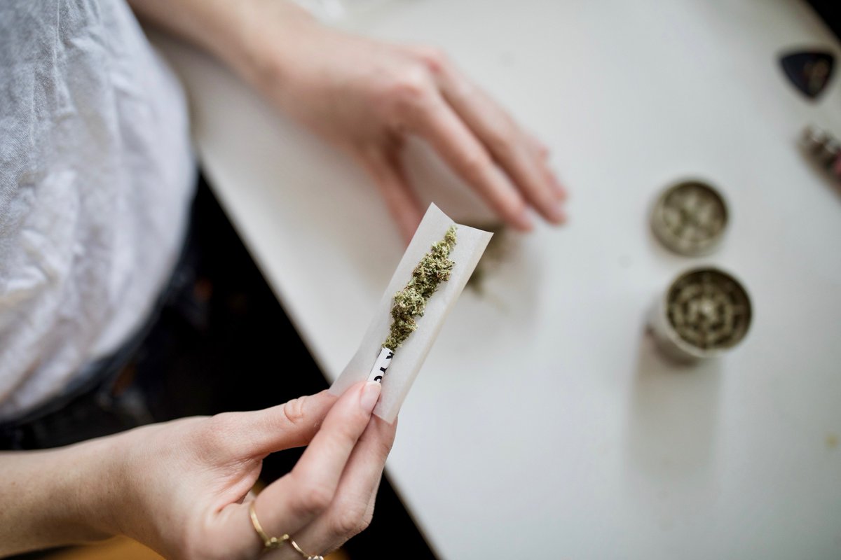 fluentcannabis's tweet photo. If you currently have a recommendation for smokable flower, or it is something you are interested in obtaining, then itβs time to check in with your doctor: https://t.co/XHNYa4zLc4 π± #StayFluent #MMJ https://t.co/uLgzRzuIlD