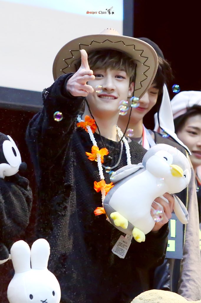 cb97culture's tweet photo. Chan avec ces cheveux ❤️❤️❤️❤️❤️❤️❤️❤️❤️❤️ #STAYforBangchan https://t.co/we4w4eWMTr