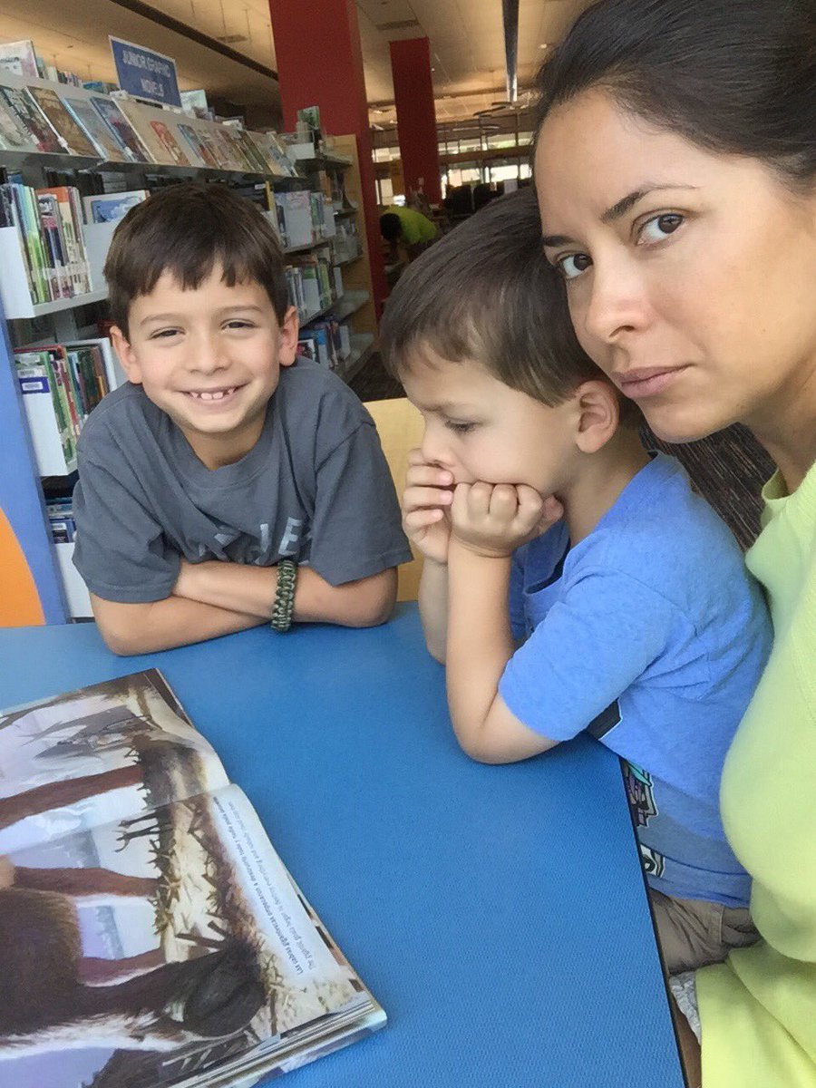 MrsHinchART's tweet image. Read our Texas Bluebonnet book “El Chupacabras” at Haggard Library...which was difficult for me to read since it mixes English &amp;amp; Spanish words. #ThompsonReads #6moretogo