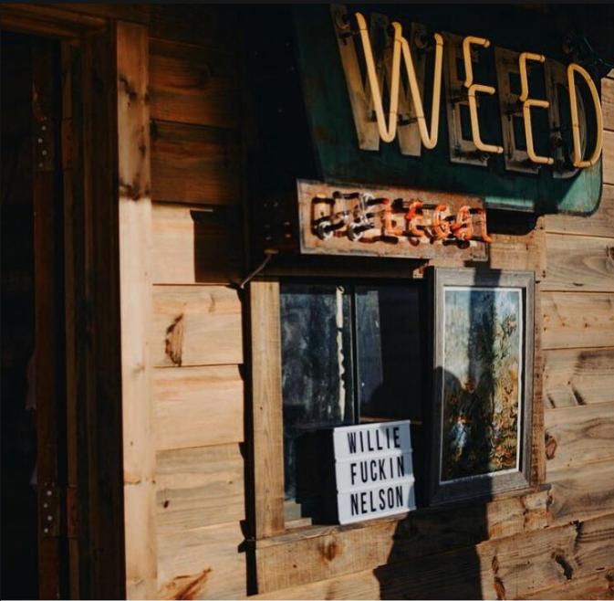 During the #luckcinema with Luck Reunion last weekend the Willie’s Remedy team stocked the old jailhouse with CBD coffee and tea for our movie-goers to enjoy. 💚 #LuckTexas #CBDCoffee #CBDTea #WilliesReserve #WilliesRemedy #RedHeadedStranger 📷: @pbtphotography