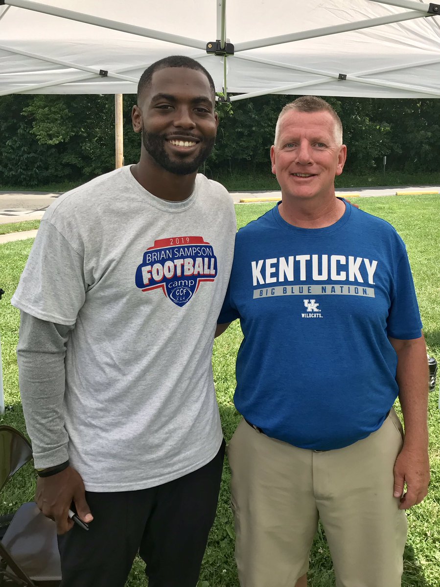 twil2323's tweet photo. Great meeting and talking with former Ohio State quarterback J.T. Barrett today at the Jim Cordle Cares Youth Football Camp in Lancaster. What a great guy. @JT_theQB4th @JimCordle63 https://t.co/pqsUiy6jAT