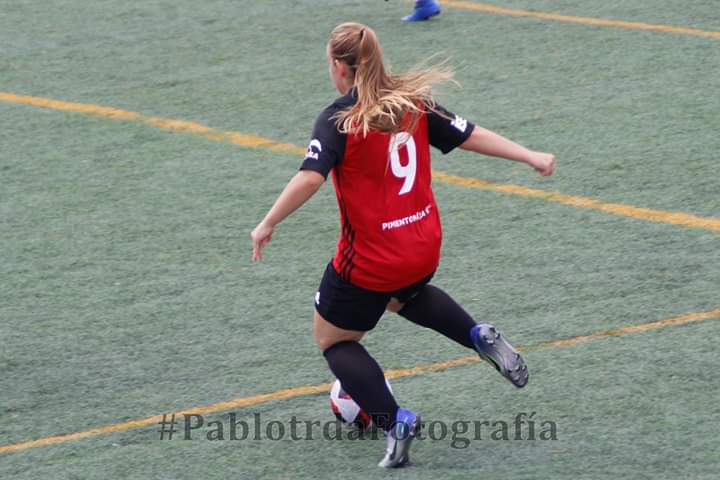 📝 IV FICHAJE 2019/20 #UDÁguilasFemenino 💙🦅

| ANA ROSIQUE |
Refuerzo para nuestro ataque 💪 💥
Jugadora luchadora con velocidad y golpeo espectacular.

⚽️ Procedente: 2ªDiv >CAP Ciudad de Murcia.
CD Minerva+Dolorense+Selección Murciana.

¡BIENVENIDA ANA! 
#LaUniónEsLaClave