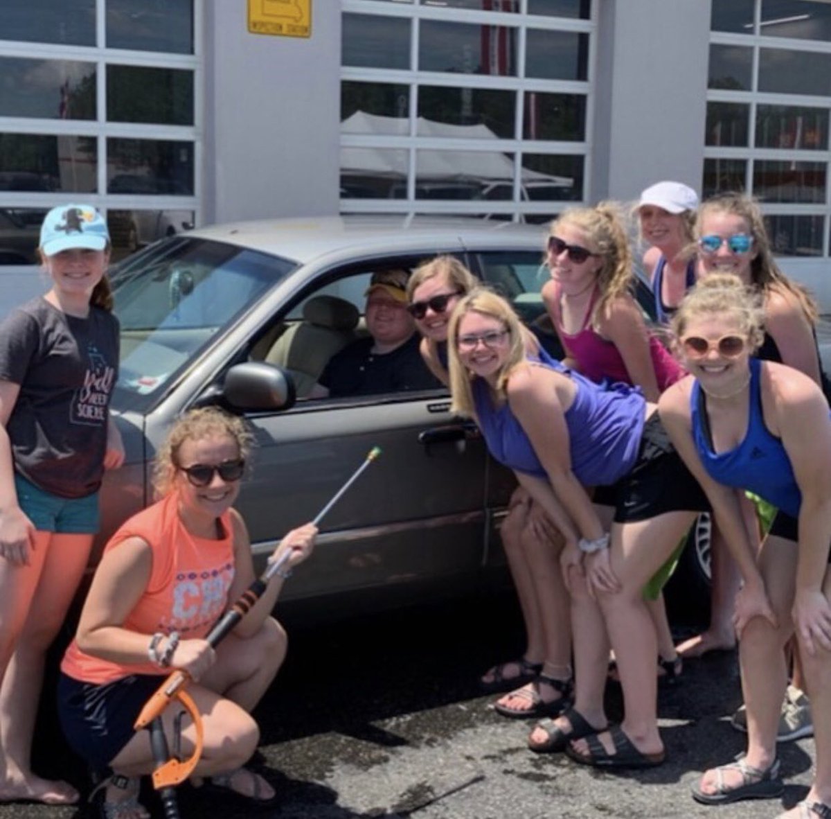 Anderson Kia and the Indianettes are having a car wash! Saturday 10:00 a.m.-2:00 p.m. Cone join us! #SJSDproud #CHS #INDIANETTES