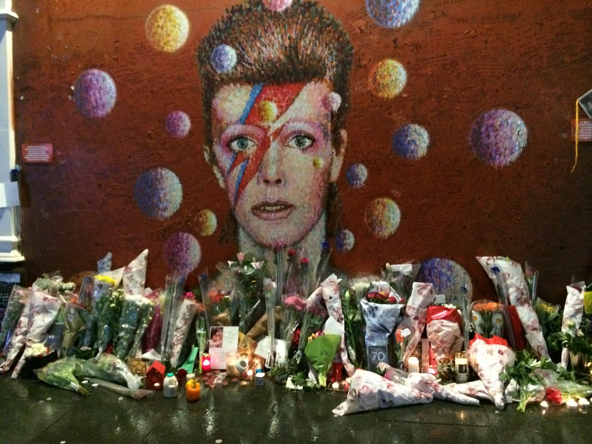 Forever Stardust: Celebrating the Art and Music of David Bowie – Stephen Bell discussing Brian Duffy’s photographs for the Aladdin Sane record sleeve and their cultural impacts #DavidBowie @MediaAtBrighton <a href="/uniofbrighton/">University of Brighton</a> #brighton #UoBStardust #spaceoddity