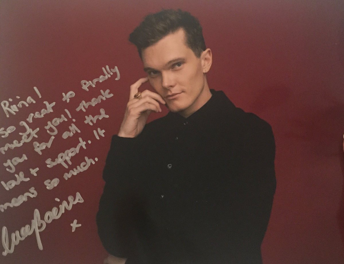 ShadowsHeavenly's tweet image. I had amazing day with @LukeBaines today! I gave the fanbook for him and I started to cry and shaking and he was so lovely and was comforthing me, hugging and said ”we can do this” for our photo with the book. Thank you, Luke! See you tomorrow at the breakfast!❤️#ITAInstituteCon3