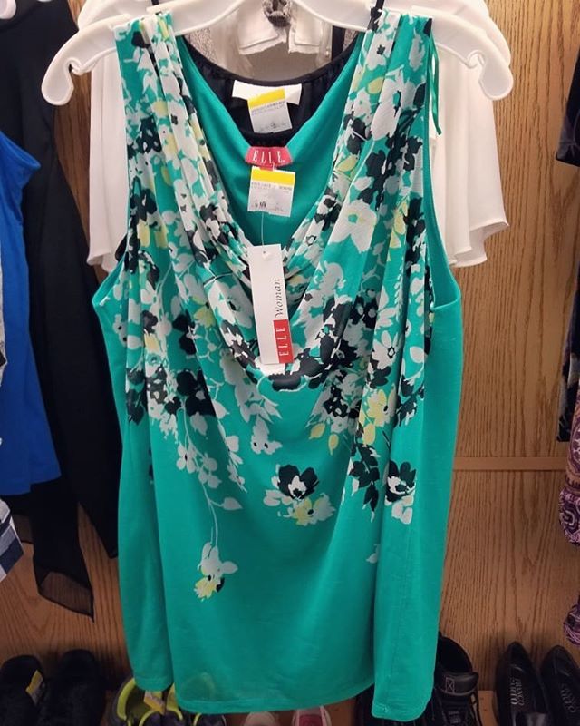 MyUniqueThrift's tweet image. #SummerThreads in abundance across our stores! &amp;gt;500k new items coming in every day! This #ThriftedFashion was spotted in our Levittown NY location 💁‍♀️☀️ #MyUniqueFinds 🎉