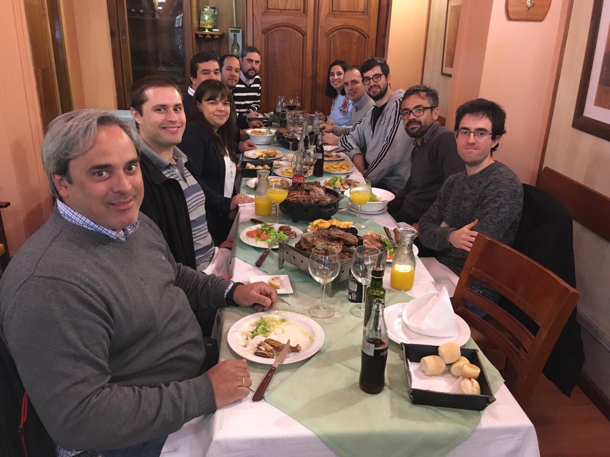 BoldMSS's tweet photo. #Viernes movidito en #BoldMSS
Le dimos la bienvenida a nuestro nuevo integrante de #equipo Dairon con un típico almuerzo uruguayo y entregamos vales obsequio a los ganadores de los 3 primeros puestos de la #PencaBold de la #CopaAmericaBrasil2019 ⚽️
#teamwork 💪 https://t.co/IO7UorW7Va