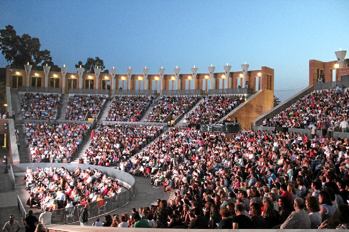 .<a href="/RAPHAELartista/">𝗥𝗔𝗣𝗛𝗔𝗘𝗟</a> conquista a un entregado público onubenses con los grandes éxitos de su carrera huelvabuenasnoticias.com/2019/07/12/rap… via <a href="/HuelvaBN/">HuelvaBuenasNoticias</a>