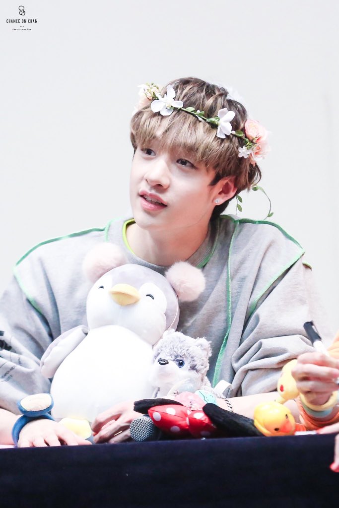 hellvskz's tweet photo. je comprends pas pourquoi il reçoit autant de haine, c’est un très bon leader, il est hyper talentueux et omg je l’aime si fort #STAYforBangchan https://t.co/KBk0Uk16Y4