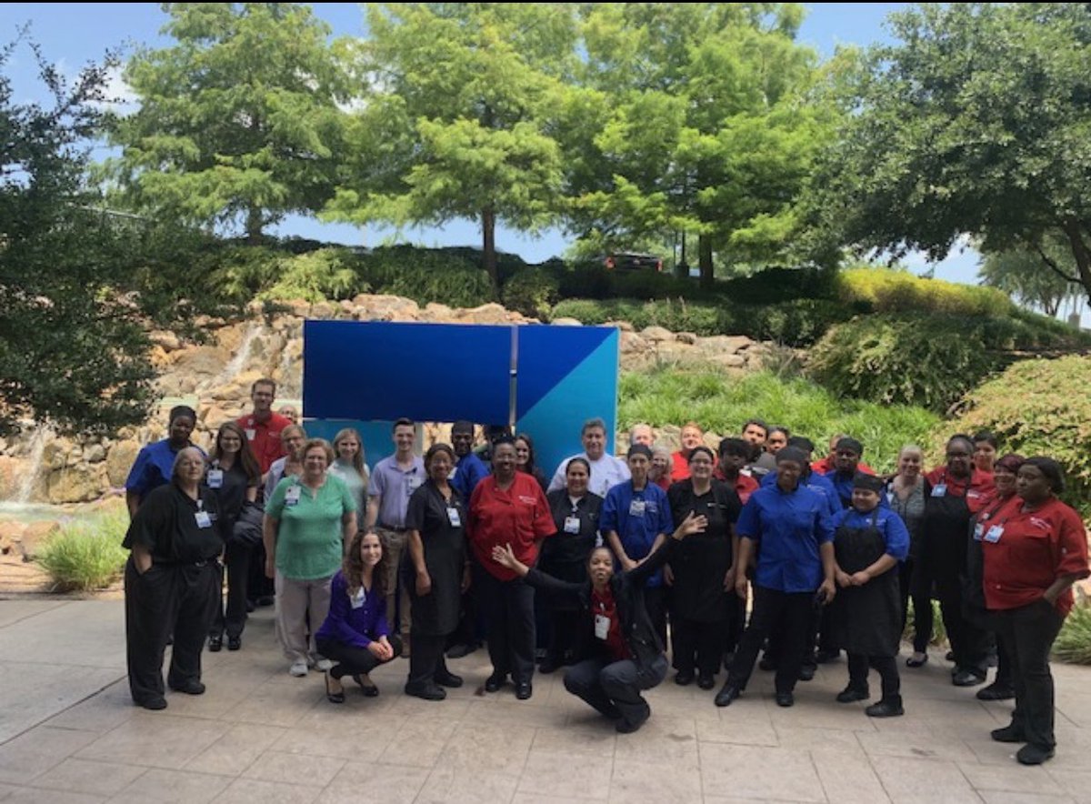 glennr333's tweet image. Our awesome Food and Nutrition department at @bswhealth_Waco #Hillcrest is proud to show their commitment to serve our staff, our patients, and our community with nutritious and delicious food! #OurCore