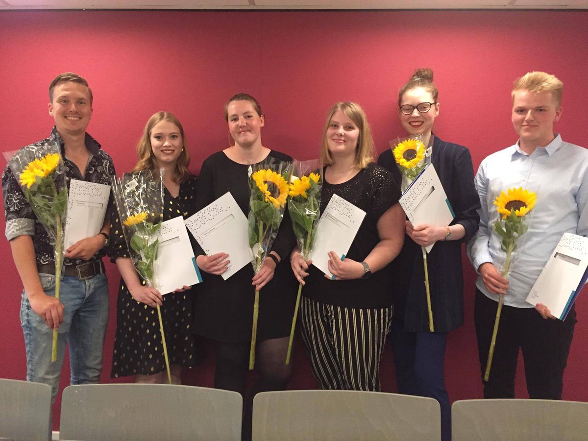 🎓 Rick Beimers, Sharon Cornelissen, Wendy de Jong, Niels Remigius, Sanne van der Veen, Esther de Vries. Van harte gefeliciteerd en veel geluk. En nu: een fijne vakantie☀️