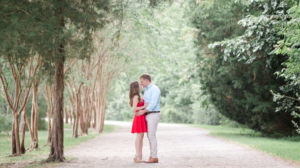 Oh these 2!! <3 Loved our session - easy, laid back and fun!
.
#virginiaengagements #norfolkengagement #chesapeakeengagementphotos #love #huffpostido #PhotoOfTheDay