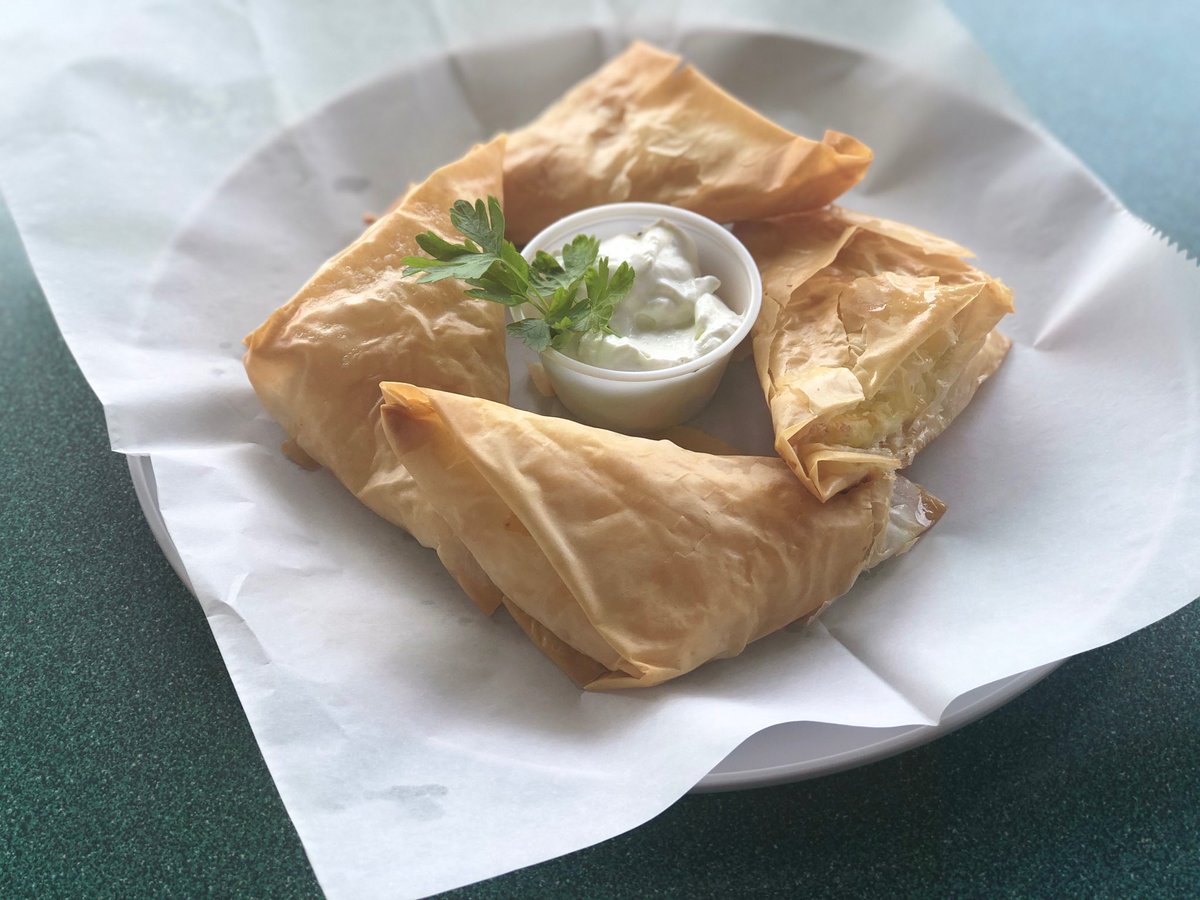 /bú.rɛk/ 

Flakey phyllo dough filled with your choice of spinach, cheese, or beef.  Come in and try it today at #arbercafé!  

#stl #eatstl #discoverstl #eatlocal #cafestl #balkanfood #Mediterranean #albanianfood #southcitystl #FridayThoughts #fridaylunch