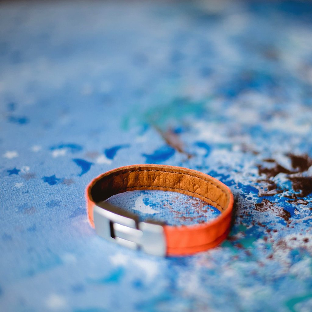 YvetteLouise_'s tweet photo. @Epimoniamn LOVE my bracelet. ๐งก Support everything you do!
#buildinghumanity #piecebypiece #embracelet #recycled #lifejackets #refugees #Epimonia #humanity https://t.co/h8bqgh4kWh