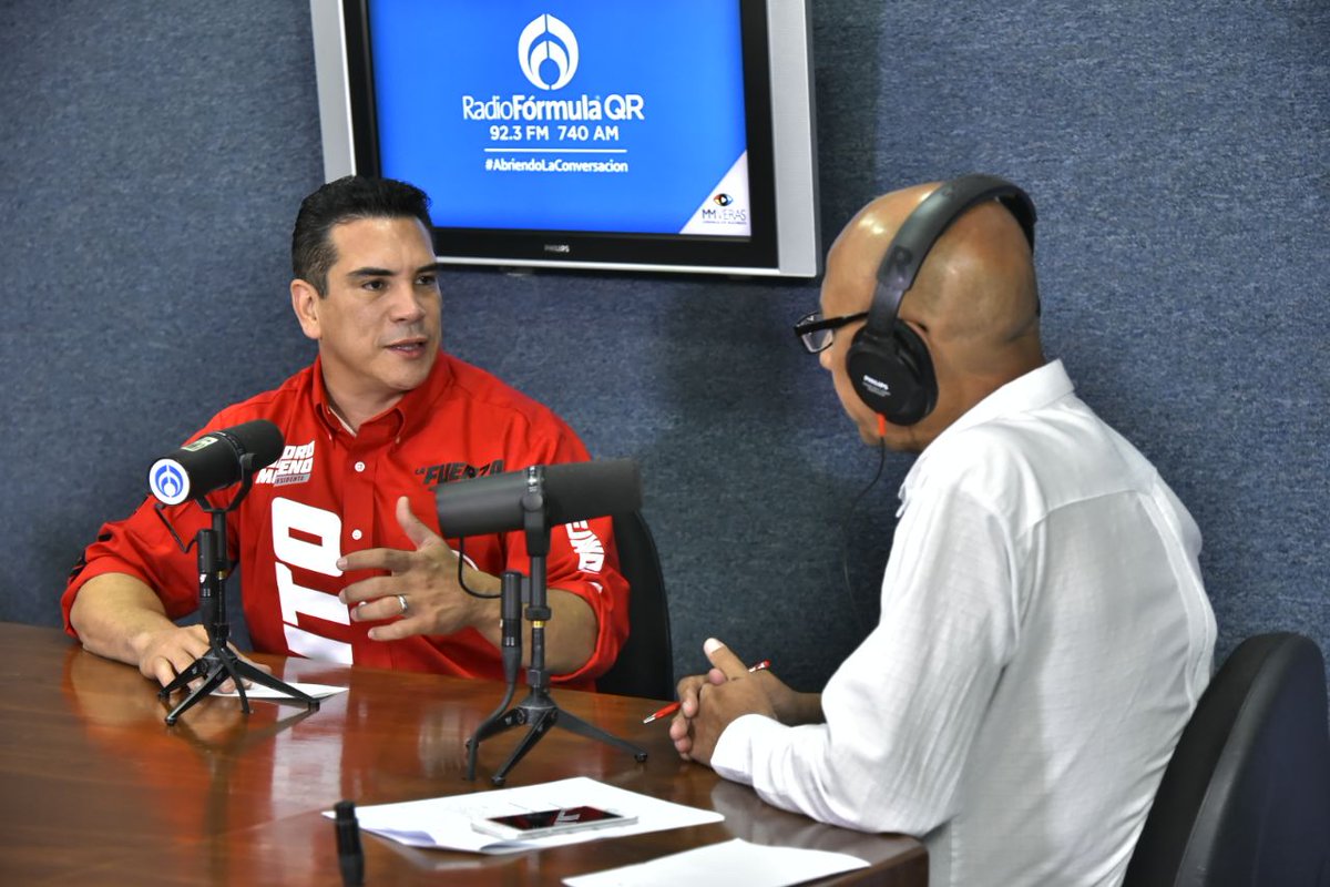alitomorenoc's tweet photo. Iniciamos nuestra gira por Quintana Roo en una entrevista con @ser_cardenas de @RFQR, le expresé lo importante que es la unidad en el partido para que recuperemos la confianza de los mexicanos, estoy seguro que trabajando con @caroviggiano la volveremos a ganar. https://t.co/C94km9eyZG