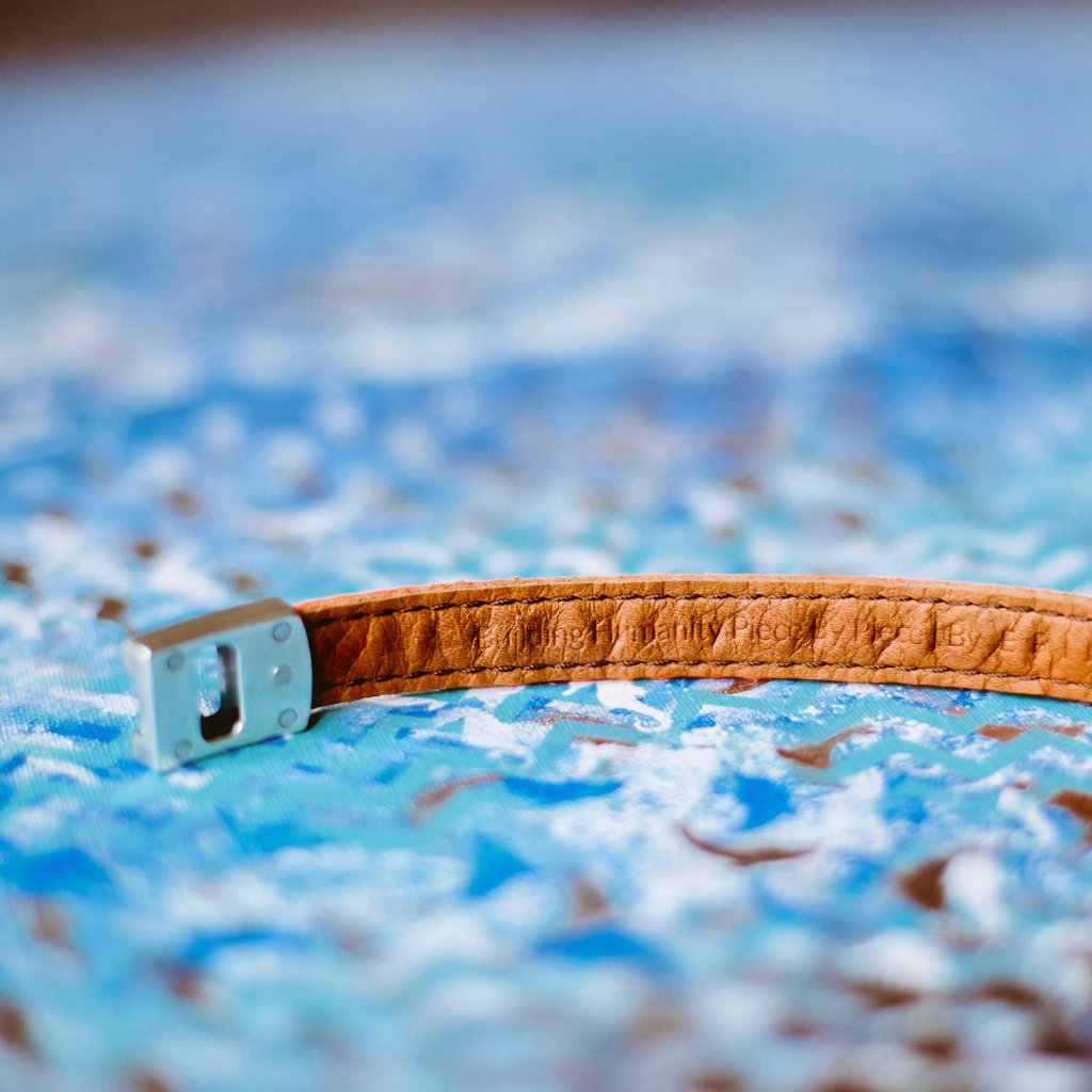 YvetteLouise_'s tweet photo. @Epimoniamn LOVE my bracelet. ๐งก Support everything you do!
#buildinghumanity #piecebypiece #embracelet #recycled #lifejackets #refugees #Epimonia #humanity https://t.co/h8bqgh4kWh