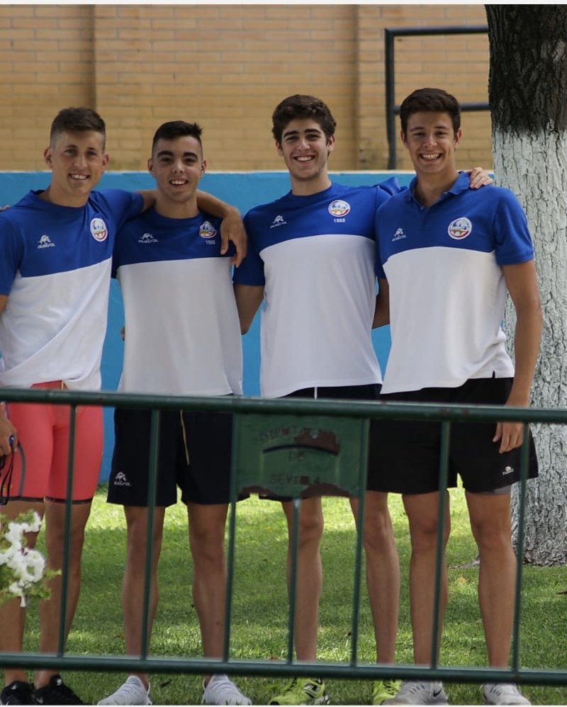 CNatacionAlcala's tweet photo. Relevo de lujo del #CNA @JaviChacon_99 @juampamarin #AlejandroRueda y @Marcosjgogo 🥇🥇CAMPEONES🥇🥇DE ANDALUCÍA ABSOLUTOS EN 4X1OO ESTILOS!!!👏👏👏#espartanos @kikoporcar #AlcaládeGuadaíra https://t.co/blRtFCGZ2J