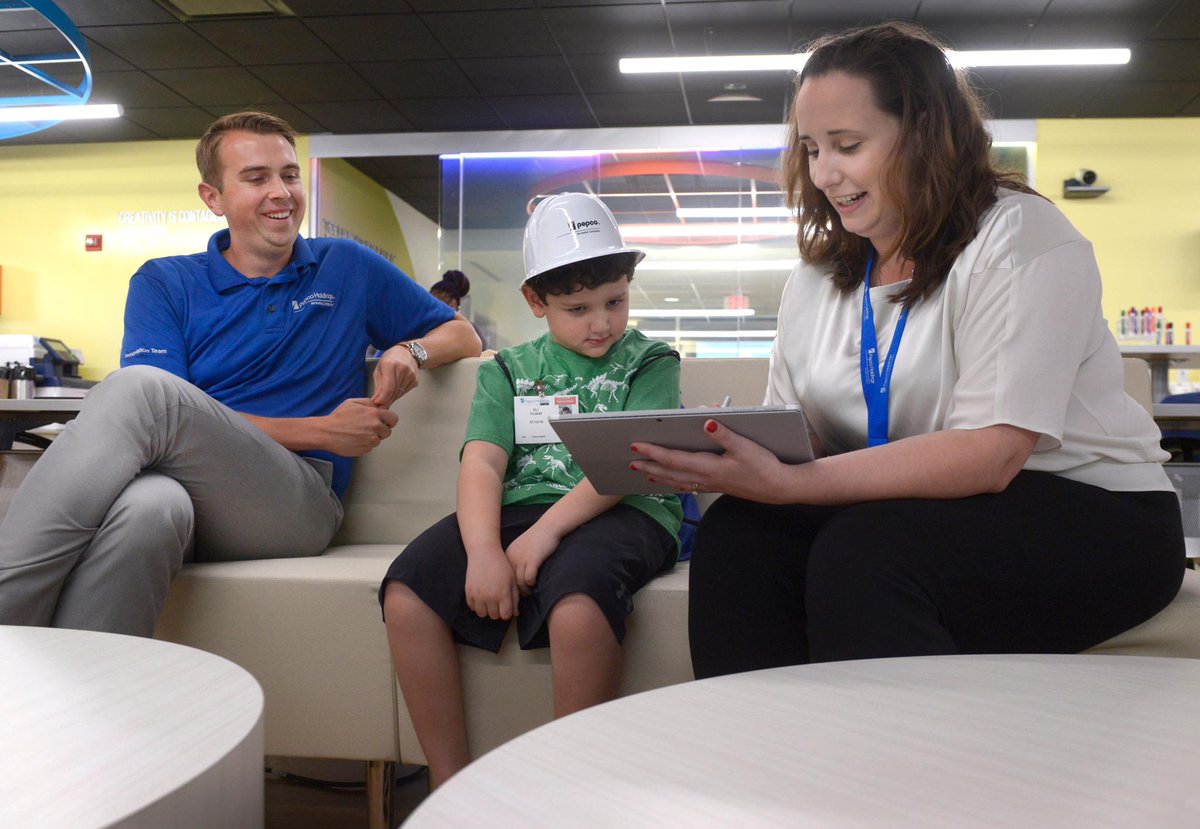 PepcoConnect's tweet photo. We invited Eli to our Innovation Lab after his mother reached out to us about an innovative outage notification system he had designed. Eli learned more about how we bring safe, affordable, and reliable energy to our customers. #STEM #FeelGoodFriday https://t.co/5mNfCuMA0o 💡🔌 https://t.co/diy6REqcmE