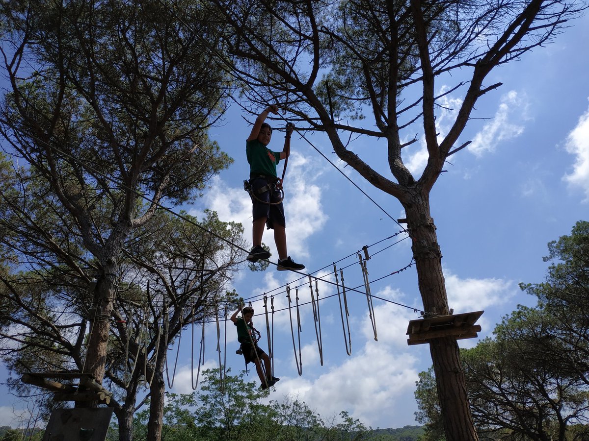 Juanjo_cpc's tweet photo. La magia de #jeCaspEscolaEstiu surt de #jeCasp i nens i nenes gaudeixen d'un dia de diversió i d'aventura a la natura, acompanyats dels seus fantàstics monitors i monitores.
#menof https://t.co/BOLwCx5MZS