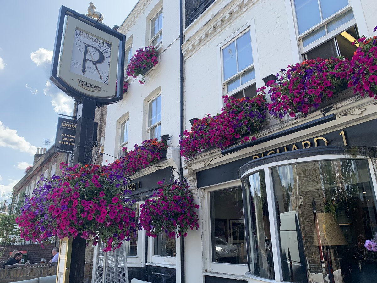 tapin3pl's tweet photo. Love neighbouring venues @RichardFirstPub @GreenwichUnion thanks for the offer of a cold drink, maybe next time #collectionsdone #vanfull #backtoyard https://t.co/KE5UNlKBgB