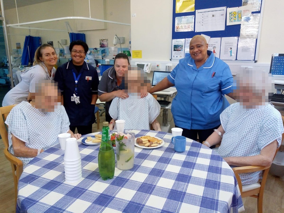 EmatronMf's tweet photo. This is who we do it for. The outstanding Witherow nursing team celebrating their recent gold WAP with the people who matter most. https://t.co/QOpgQf7apB