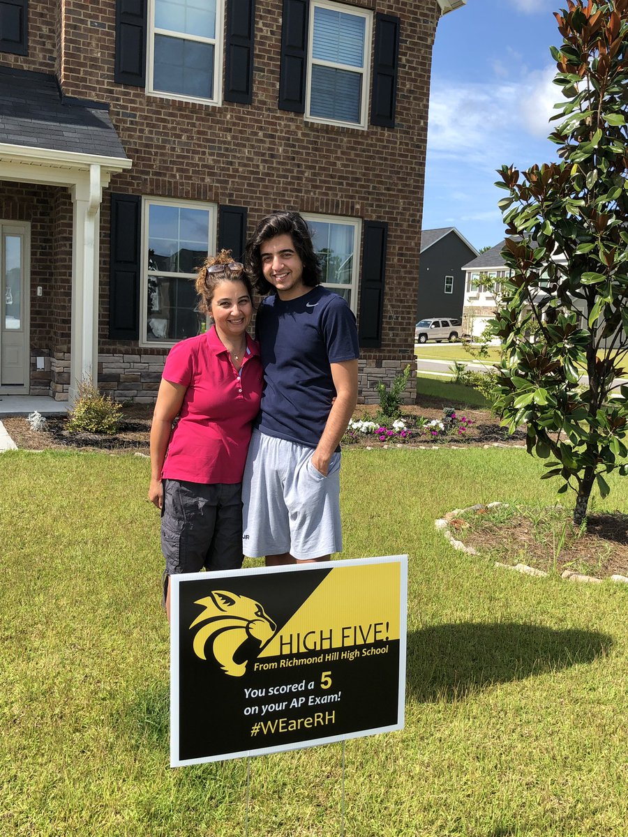sagold's tweet photo. Congratulations Shaen! #APpatrol #High5 #LND #FridayWakeUpCall @RichmondHill_HS @mehrzed https://t.co/FnXifF0Tez