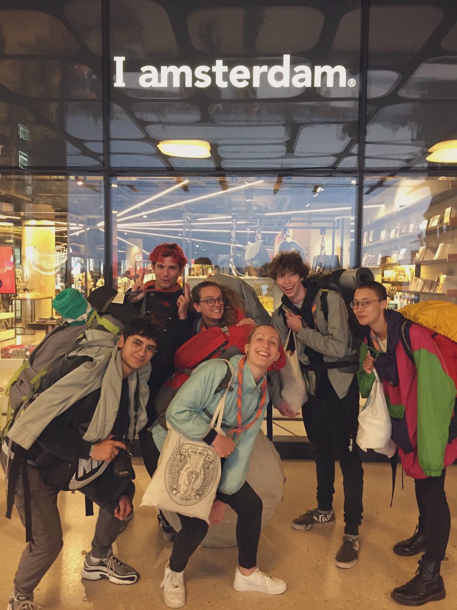 EEUDF_Clamart's tweet photo. Les Woodpeckers bien arrivés à Amsterdam !! 
#interrail @EEUdF https://t.co/wJ9R2plRlZ