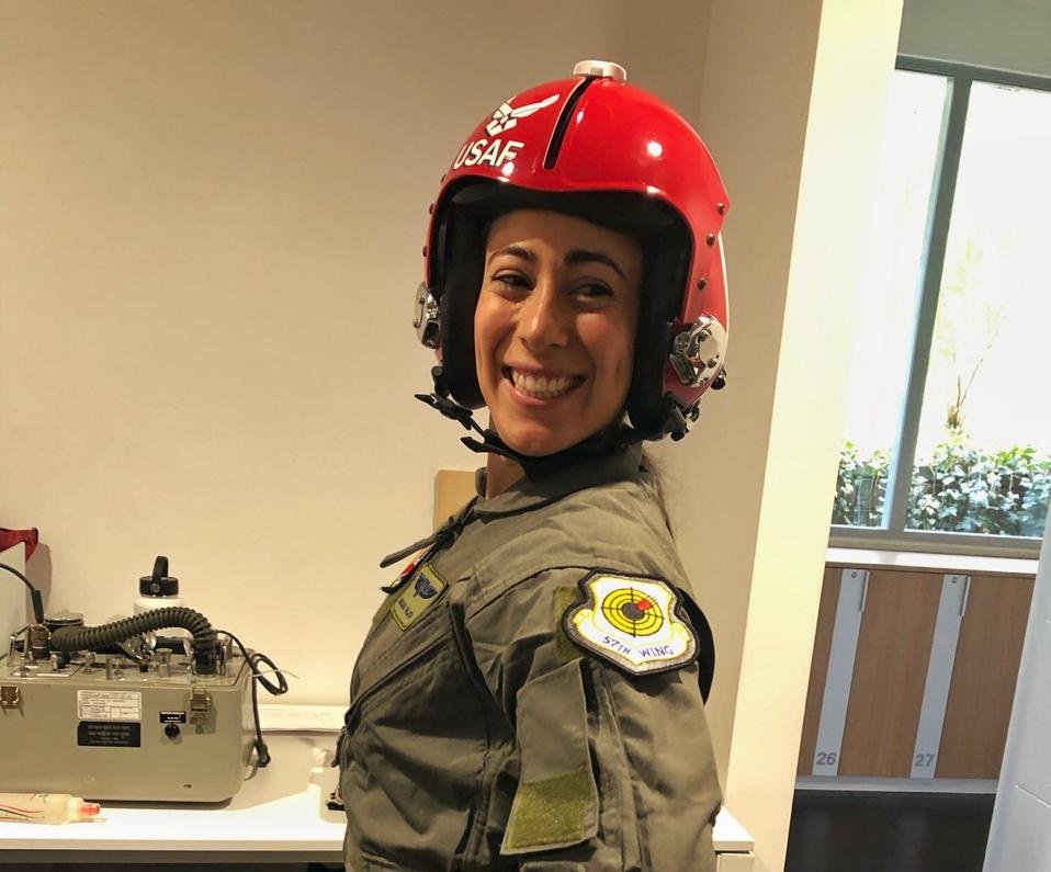 FuerzaAereaCol's tweet photo. #EnMinutos | Todo listo para que Mariana Pajón @MarianaPajon vuele con los @AFThunderbirds @Usairforce #MediaFlight !Vamos Mariana! ✈️✈️✈️🇨🇴🇨🇴 Nuestro orgullo nacional.
@FuerzaAereaCol @AFSOUTH @USEmbassyBogota
#100AñosProtegiendoLaNación https://t.co/RbYYLUhoqJ