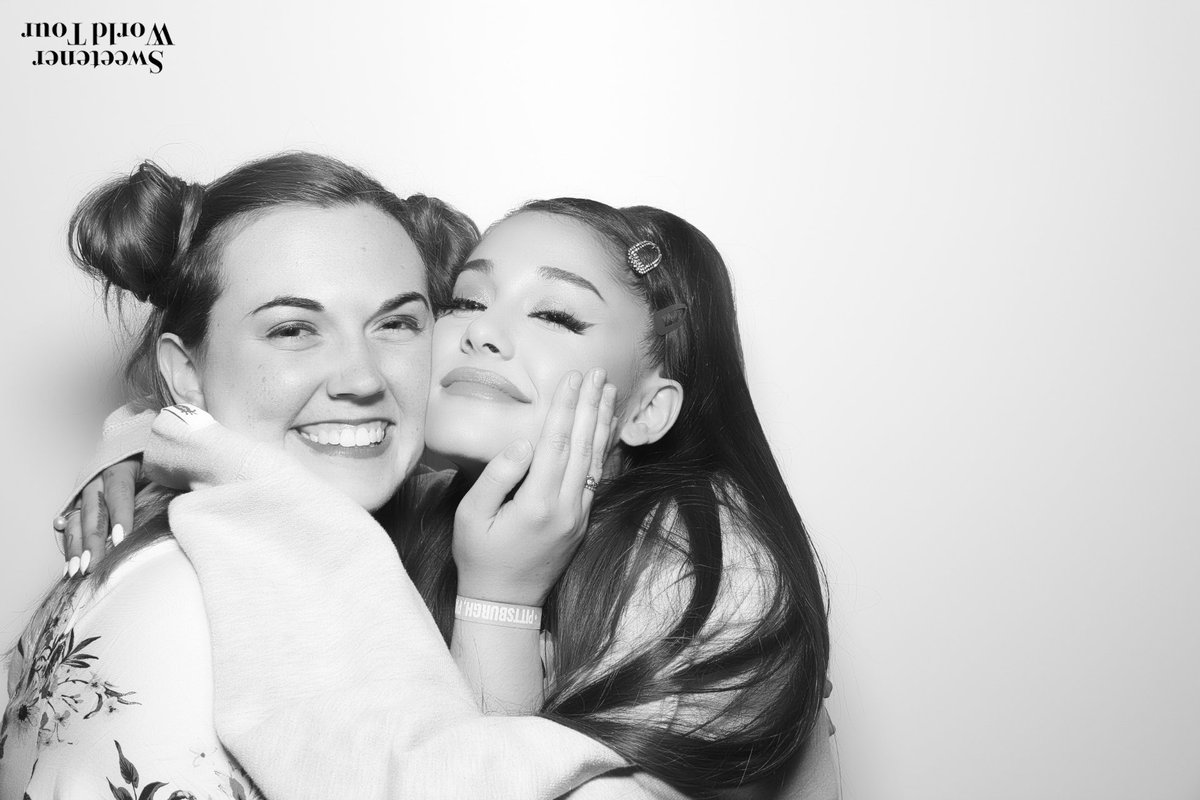 agptmedia's tweet photo. #SweetenerWorldTour 📸 Meet&Greet
#SWTPittsburgh: https://t.co/CnPA6Sf7hp
#SWTBrooklyn: https://t.co/3xCfQEUsQz
#SWTBrooklyn2: https://t.co/Kie5xGHWgy
#SWTNewYork: https://t.co/BW12ks4qbN
#SWTNewYork2: https://t.co/WFtACHaVLB
#SWTWashington: https://t.co/SFobDOYVvY https://t.co/4FOtTKI8T1